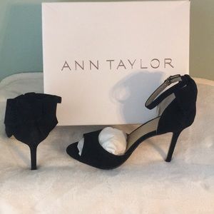 Ann Taylor Isla Bow Peep Toe Sandal